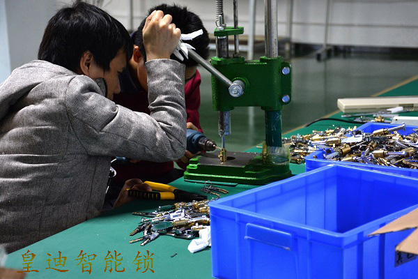 如何挑選可靠的家用智能鎖生產廠家？